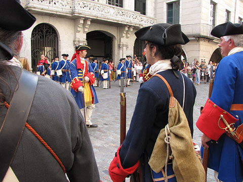 Arribada a la pla&ccedil;a del Vi