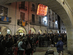 Concentració en defensa de l'escola en català a la plaça del Vi