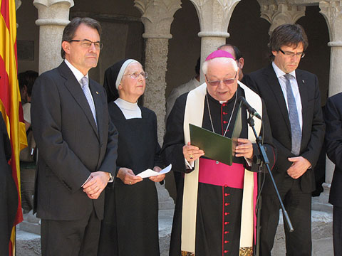 El president de la Generalitat, Artur Mas; l'abadessa de Sant Daniel, Maria Assumpci&oacute; Pifarr&eacute;; el bisbe de Girona Francesc Pardo i l'alcalde la ciutat, Carles Puigdemont