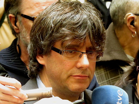 Ple de renúncia de Carles Puigdemont com alcalde de Girona