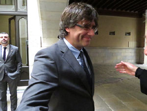 Ple de ren&uacute;ncia de Carles Puigdemont com alcalde de Girona