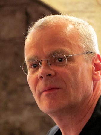 Erdmut Wizisla,  director
de l’Arxiu Walter Benjamin, de l’Akademie der Künste de Berlín, durant la inauguració