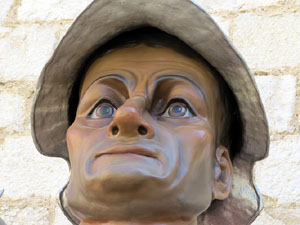 Cercavila amb els gegants i capgrossos de Girona, els de Torroella de Montgr&iacute; i els del Grupo Cultural Aserr&iacute; de Costa RicaCosta Rica