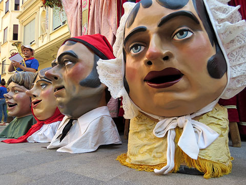 Els capgrossos de Girona, preparats per la cercavila