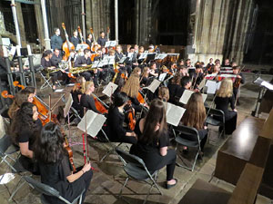 Concert de  l'orquestra Simf&ograve;nica i Conjunt de Vent de l'Institut Guilford, de New Haven, Connecticut a la catedral de Girona