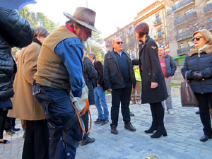 Instal·lació de setze llambordes Stolpersteine per recordar els gironins deportats als camps de concentraci&oacut