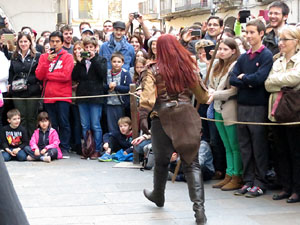 Girona de Gel i Foc. Combats medievals pel grup Drak&ograve;nia. Estrena de la sisena temporada de Joc de Trons a Girona