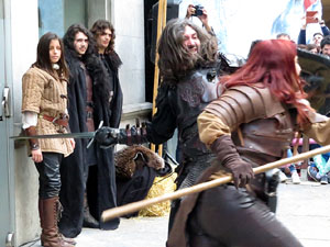 Girona de Gel i Foc. Combats medievals pel grup Drak&ograve;nia. Estrena de la sisena temporada de Joc de Trons a Girona