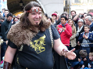 Girona de Gel i Foc. Combats medievals pel grup Drak&ograve;nia. Estrena de la sisena temporada de Joc de Trons a Girona