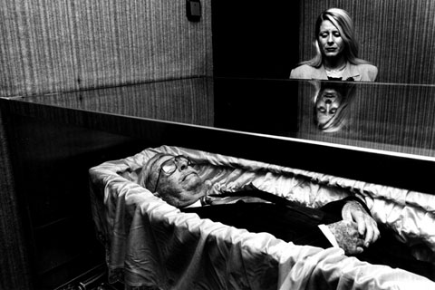 Capella ardent de Xavier Cugat. La seva secret&agrave;ria Carme Padrosa. 27 d'octubre 1990