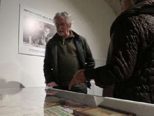 Inauguració de l'exposició homenatge a Antoni Varés al Celler del Museu d'Història de Girona 