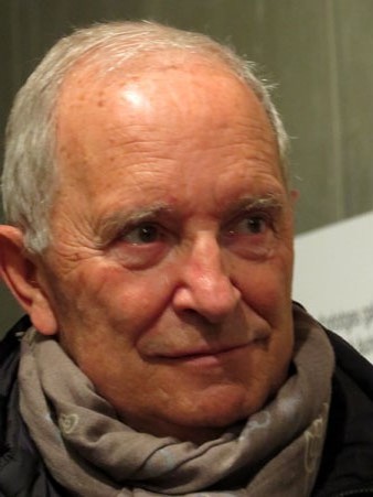 Joan Escuder, germ&agrave; de Dami&agrave; i ex-president del GEiEG, durant la inauguraci&oacute; de l'exposici&oacute;