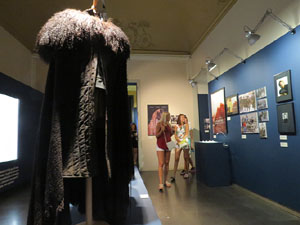 Exposici&oacute; Girona Plat&oacute;. Imatges de les escenes de la s&egrave;rie Joc de Trons rodades a Girona