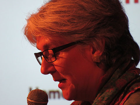 Maria Merc&egrave; Roca durant el seu parlament