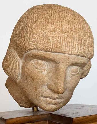 Cap de guerrer. Fidel Aguilar (1894-1917). 1916. Pedra. Montserrat Mas&oacute;-Bru, Girona