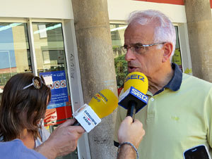Campanya de recollida d'aliments al Mercat del Lle&oacute;. Presentaci&oacute; pel regidor de Sostenibilitat, Medi Ambient, rticipaci&oacute; i Cooperaci&oacute; de l'Ajuntament de Girona Eduard Berloso