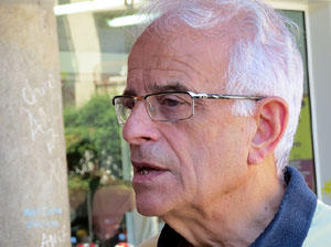 Campanya de recollida d'aliments al Mercat del Lle&oacute;. Presentaci&oacute; pel regidor de Sostenibilitat, Medi Ambient, Participaci&oacute; i Cooperaci&oacute; de l'Ajuntament de Girona Eduard Berloso