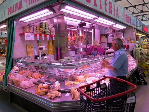 Recollida dels aliments al Mercat del Lleó