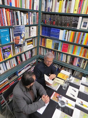 Xavier Delòs i Antoni Puigverd durant l'esdeveniment