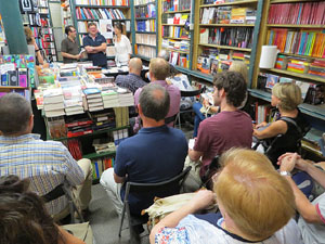 Presentaci&oacute; del llibe 'Omplir-se de Saviesa', d'Assumpci&oacute; Salat, a la Llibreria Geli