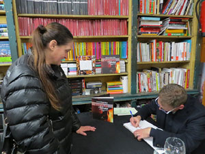 Llibreria Geli. Presentaci&oacute; de Cassoles de Girona d'Abraham Simon, amb Assumpci&oacute; Cantalozella i Enric Viladot