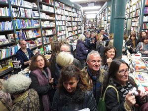 Llibreria Geli. Presentaci&oacute; de Cassoles de Girona d'Abraham Simon, amb Assumpci&oacute; Cantalozella i Enric Viladot