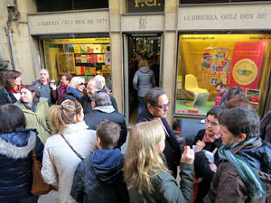 Llibreria Geli. Presentaci&oacute; de Cassoles de Girona d'Abraham Simon, amb Assumpci&oacute; Cantalozella i Enric Viladot