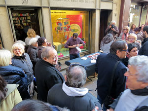 Llibreria Geli. Presentaci&oacute; de Cassoles de Girona d'Abraham Simon, amb Assumpci&oacute; Cantalozella i Enric Viladot