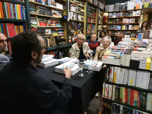 Presentació 'Un any a la cuina' d'Enric Herce a la Llibreria Geli de Girona, amb Salvador Garcia-Arbós i una cassola d'Abraham Simon