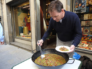 Presentació 'Un any a la cuina' d'Enric Herce a la Llibreria Geli de Girona, amb Salvador Garcia-Arbós i una cassola d'Abraham Simon
