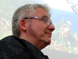 Presentació del llibre Res no és perfecte a Hawaii de Màrius Serra a la Casa de Cultura