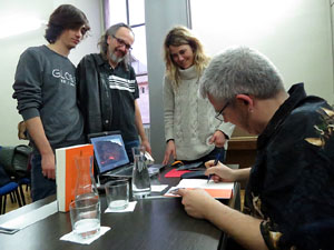 Presentació del llibre Res no és perfecte a Hawaii, de Màrius Serra, a la Casa de Cultura