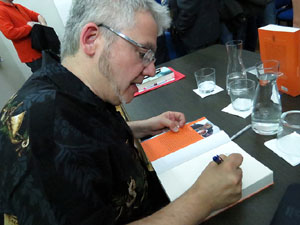 Presentació del llibre Res no és perfecte a Hawaii de Màrius Serra a la Casa de Cultura