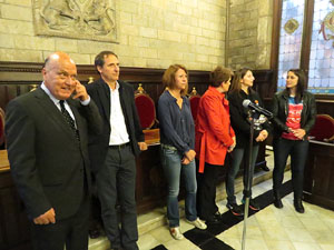 Rebuda de l'Spar Citylift Girona a la Sala de Plens de l'Ajuntament i a la pla&ccedil;a del Vi