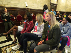 Rebuda de l'Spar Citylift Girona a la Sala de Plens de l'Ajuntament i a la pla&ccedil;a del Vi