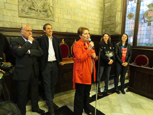 Rebuda de l'Spar Citylift Girona a la Sala de Plens de l'Ajuntament i a la pla&ccedil;a del Vi
