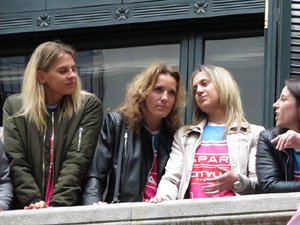 Rebuda de l'Spar Citylift Girona a la Sala de Plens de l'Ajuntament i a la pla&ccedil;a del Vi