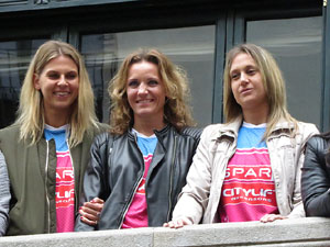 Rebuda de l'Spar Citylift Girona a la Sala de Plens de l'Ajuntament i a la pla&ccedil;a del Vi