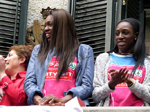 Rebuda de l'Spar Citylift Girona a la Sala de Plens de l'Ajuntament i a la pla&ccedil;a del Vi