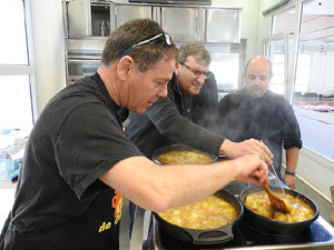 Taller de cuina a l'Aula gastronòmica del Mercat del Lleó. El suquet, de la teoria a la pràctica, a càrrec d'Abraham Simon-Ferré