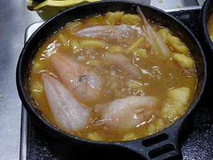 Taller de cuina a l'Aula gastronòmica del Mercat del Lleó. El suquet, de la teoria a la pràctica, a càrrec d'Abraham Simon-Ferré