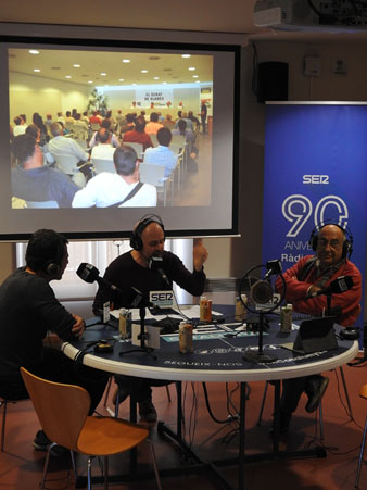 Un moment de l'emissi&oacute; commemorativa