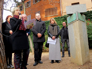 Apadrinament de l'escultura '50 anys del Diari d'Anne Frank' als Jardins del doctor Figueras