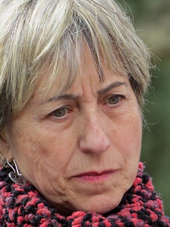 Ma. Dolors Reig, presidenta d'Amics de la Unesco de Girona, durant l'esdeveniment