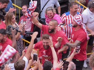 Ascens del Girona FC i el B&agrave;squet Girona. Rebuda a la pla&ccedil;a del Vi