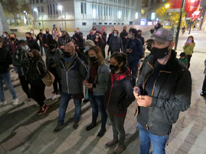 Concentraci&oacute; contra el tancament de la Cultura; davant la Casa de Cultura de Girona