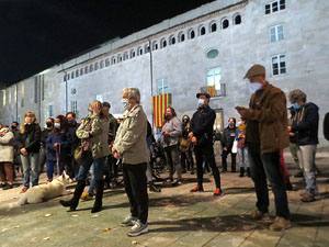 Concentraci&oacute; contra el tancament de la Cultura; davant la Casa de Cultura de Girona