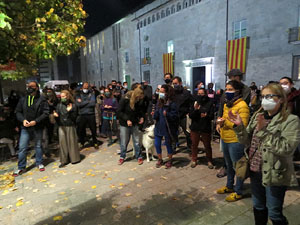 Concentració contra el tancament de la Cultura; davant la Casa de Cultura de Girona