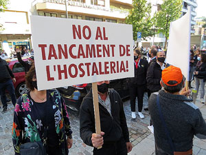 Concentraci&oacute; contra el tancament d'hostaleria i est&egrave;tica davant la seu de la Generalitat