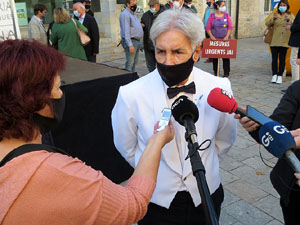 Concentraci&oacute; contra el tancament d'hostaleria i est&egrave;tica davant la seu de la Generalitat